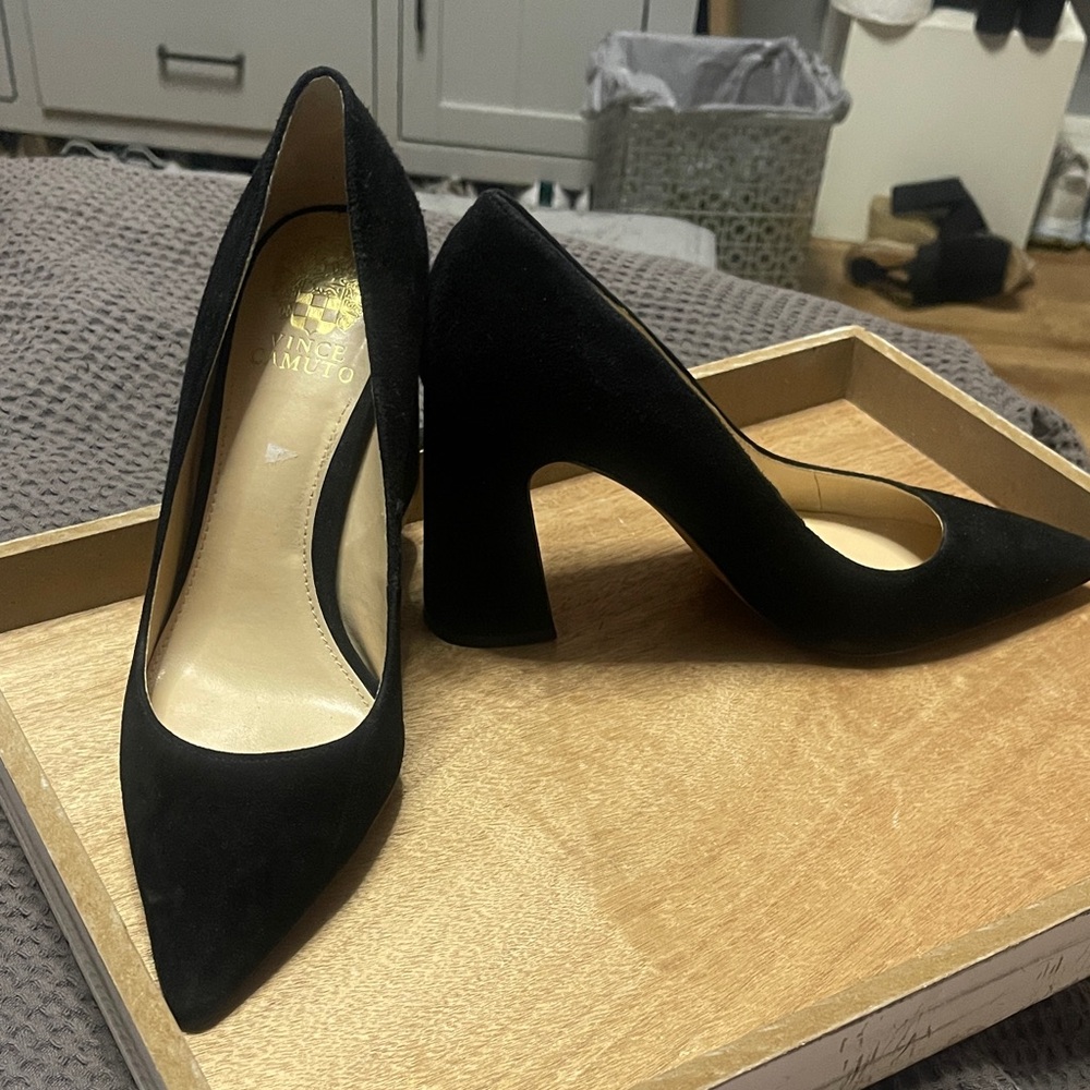 Vince Camuto Black Suede Pointed Toe Block Heel Pumps Size 8.5